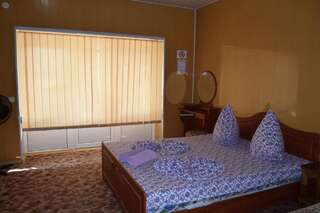 Гостиница Лилия Судак Стандартный двухместный номер с 1 кроватью или 2 отдельными кроватями-3